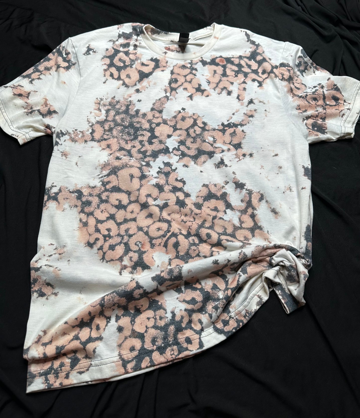 Cheetah leopard bleached TEE