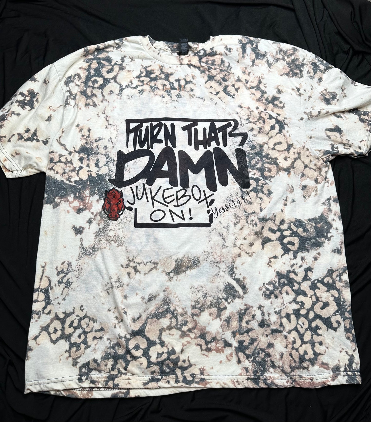 Cheetah Jukebox bleached TEE